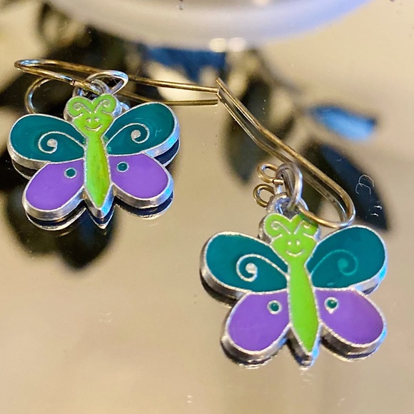 ✨BUTTERFLY EARRINGS✨ - Picture 6 of 6
